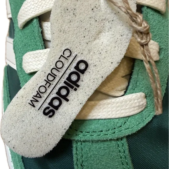 adidas Women’s Run 70s 2.0 brand new - Picture 3 of 7